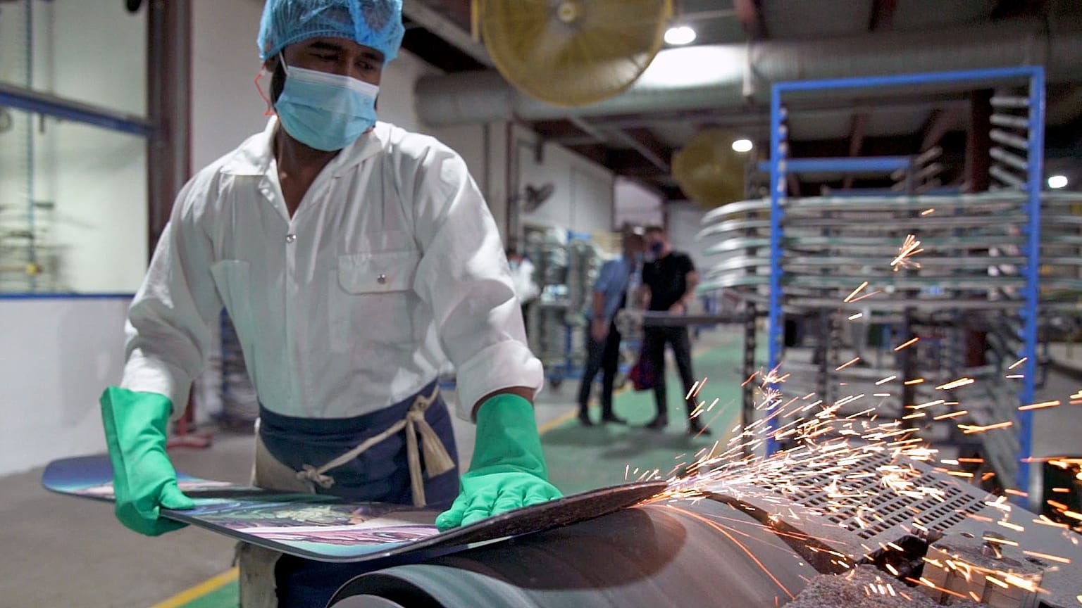 Snowboard maker in eco-friendly factory