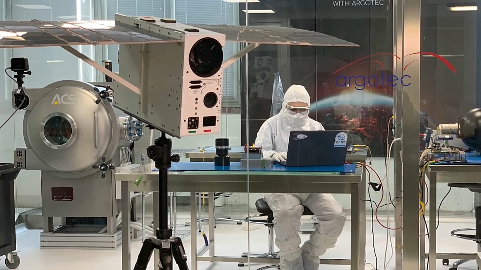 Torino, test di laboratorio del Nano satellite LiciaCube 