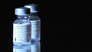 Dos vacunas de Pfizer BioNtech