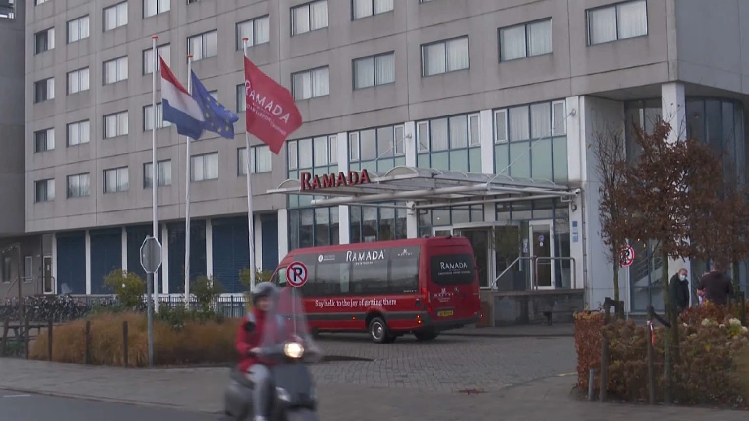  Dutch police arrest couple who escaped from quarantine hotel 