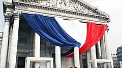Photo prise le 20/04/1995 à l'occasion de la "panthéonisation" des scientifiques français Pierre et Marie Curie