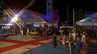 Barbados divorzia da Elisabetta II e proclama la sua nuova presidente