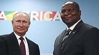 Президент России Владимир Путин и президент Центральноафриканской Республики Фостен-Аршанж Туадера.