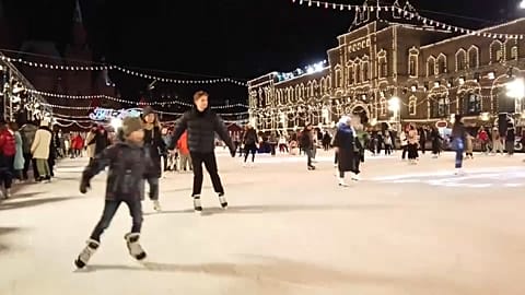 Праздничные огни в Москве и Вашингтоне