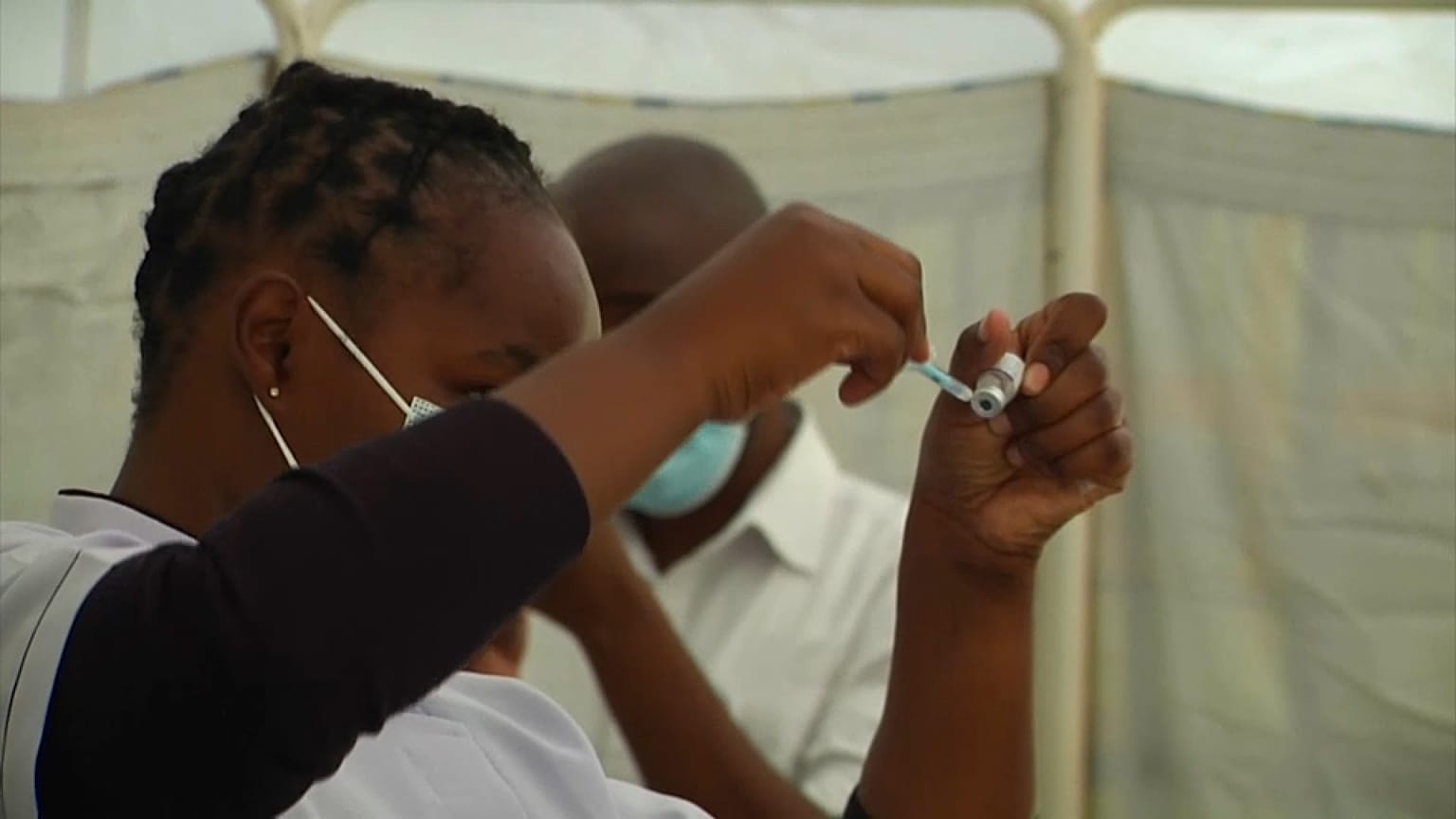 Covid testing in South Africa amid surge in new cases
