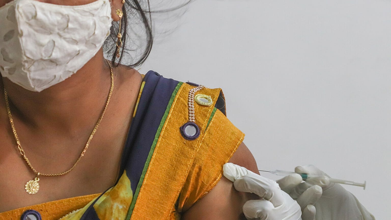 Pandemic responses fail when vaccines are available to some and not to others