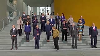 Μέρκελ: Τελετή αποχαιρετισμού
