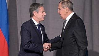 Госсекретарь США Энтони Блинкен и глава МИД РФ Сергей Лавров на саммите ОБСЕ в Стокгольме 2 декабря 2021