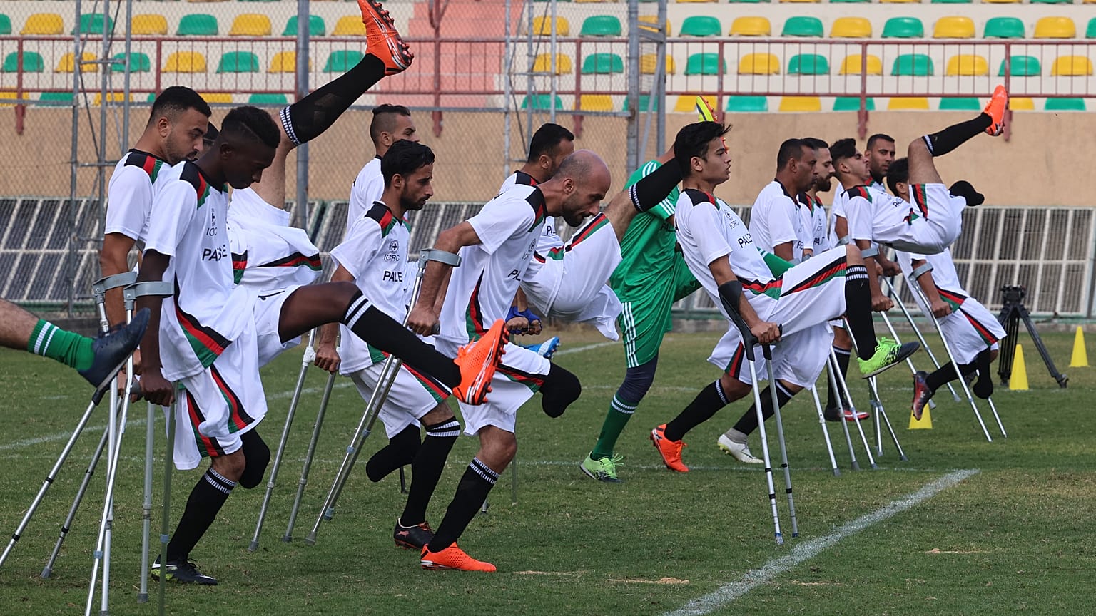 المنتخب الوطني الفلسطيني لكرة القدم لذوي البتر  قي قطاع غزة.
