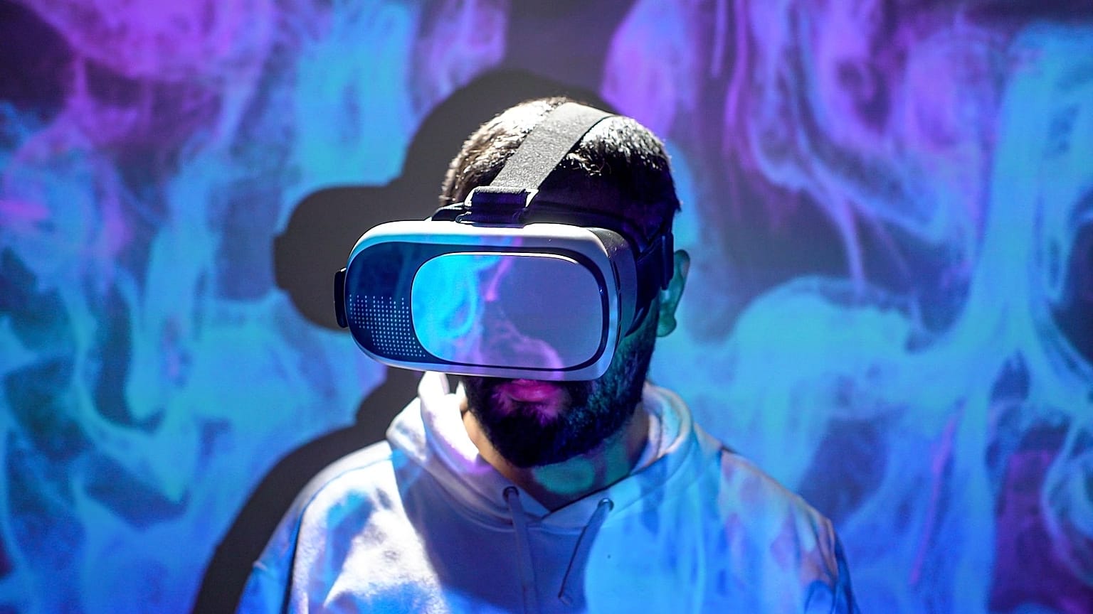 Some experts are raising the alarm about what targeted advertising could look like in the Meta metaverse.