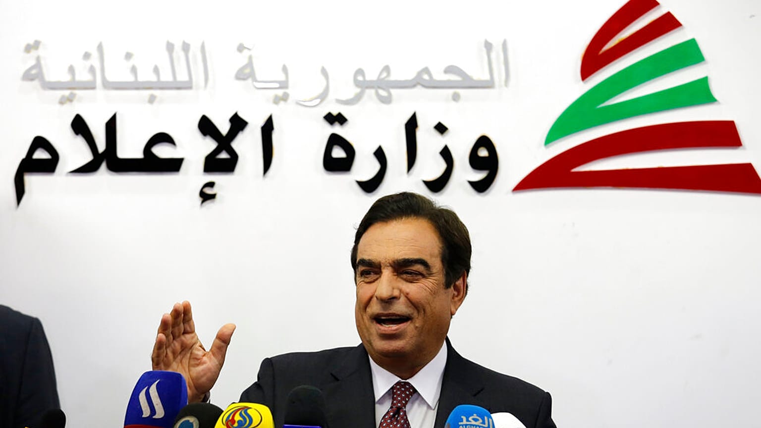 وزير الإعلام اللبناني جورج قرداحي يتحدث خلال مؤتمر صحفي لإعلان استقالته في وزارة الإعلام في بيروت، لبنان، الجمعة 3 ديسمبر 2021.