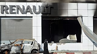 متجر تابع للشركة الفرنسية رينو في حي باب الوادي في الجزائر العاصمة في يناير- كانون الثاني 2011.