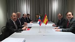 Imagen de la reunión entre José Manuel Albares y Serguéi Lavrov en Suecia