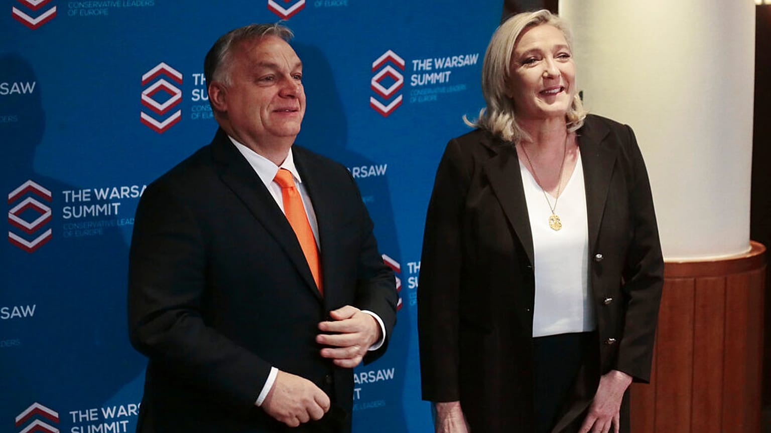 Macaristan Başbakanı Viktor Orban ve Fransız siyasetçi Marine Le Pen katılımcılar arasında
