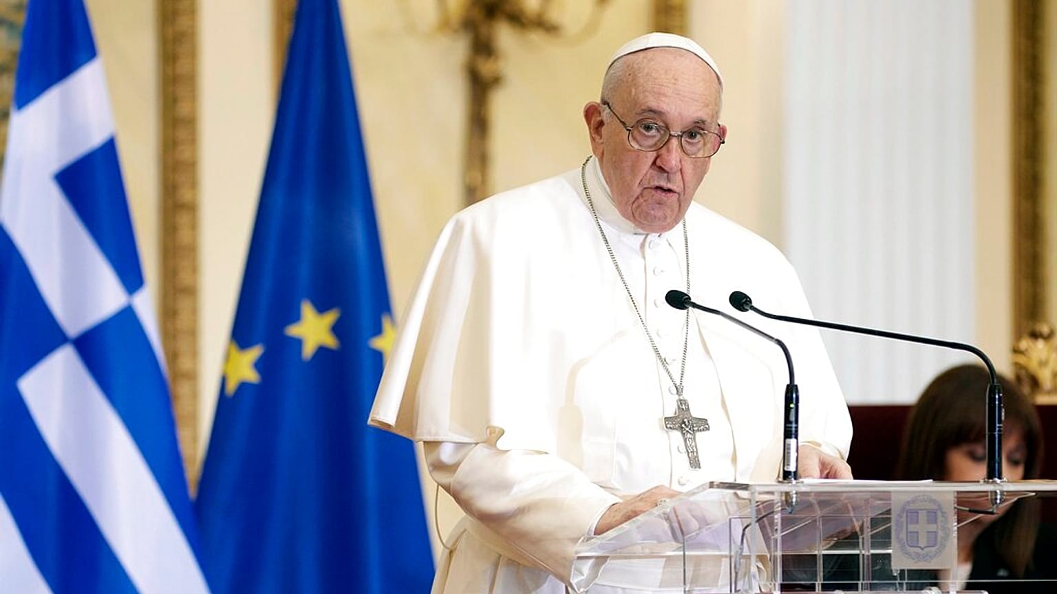 el Papa Francisco pronuncia un discurso durante una ceremonia en el Palacio Presidencial en Atenas, Grecia, el sábado 4 de diciembre de 2021