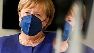 L'addio da cancelliera di Angela Merkel: "attenti a questo virus infido"