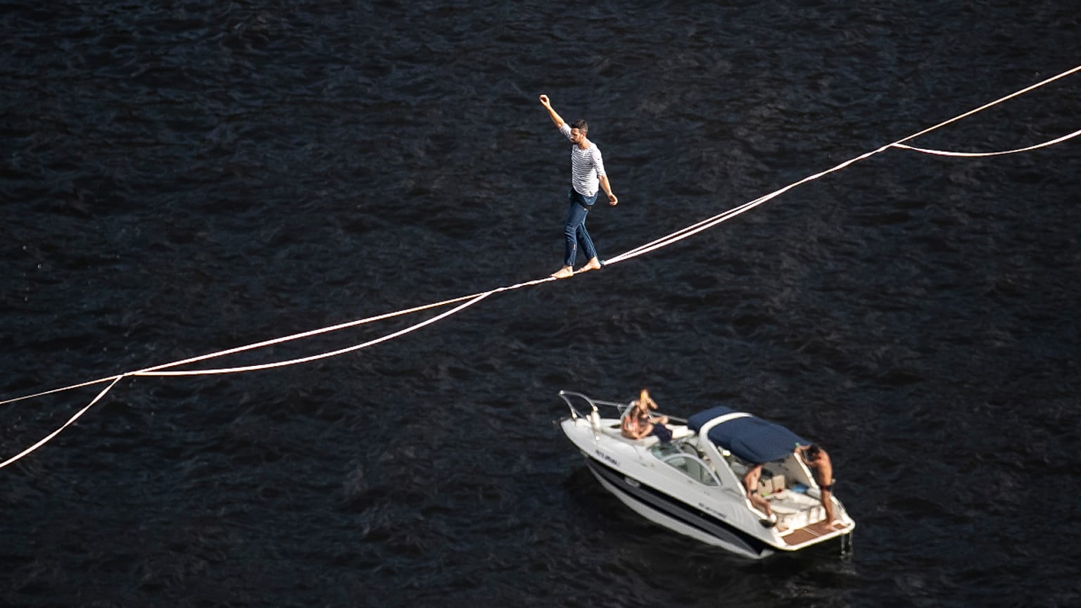 Nathan Paulin durante a acrobacia no Rio de Janeiro