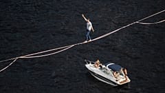 Nathan Paulin durante a acrobacia no Rio de Janeiro