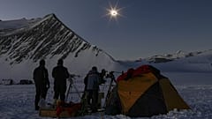 Cientistas observam eclipse solar total na Antártida