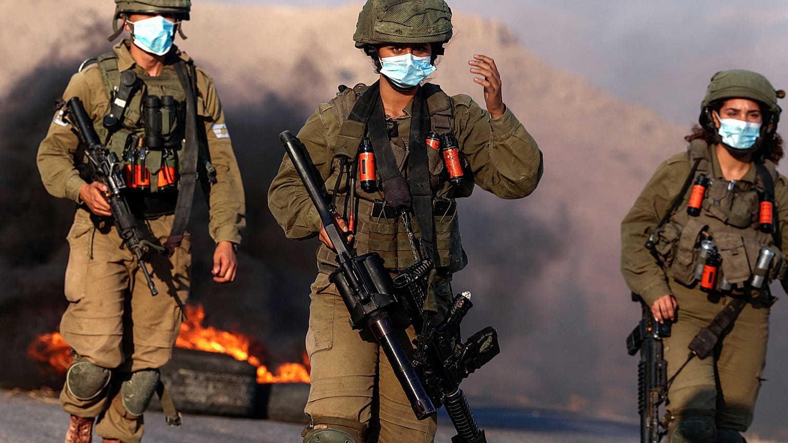 صورة أرشيفية لعناصر من الجيش الإسرائيلي عند حاجز تياسير شمال الضفة الغربية المحتلة، 31 يوليو 2021