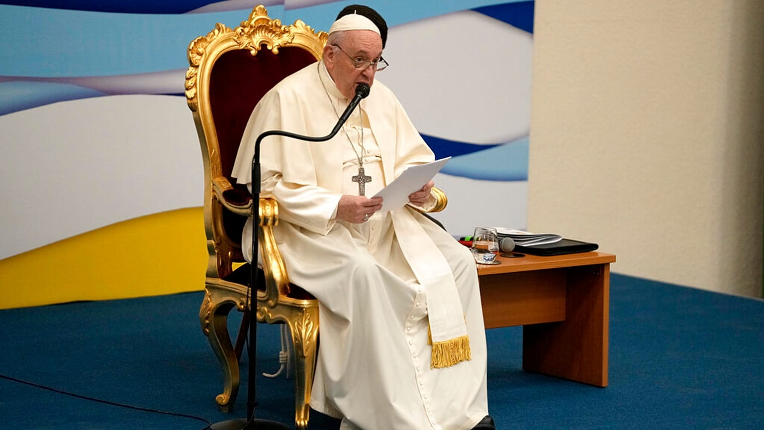 Gleichgültigkeit gegenüber Migranten - Papst liest EU die Leviten 