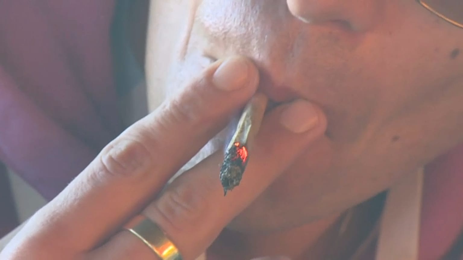 Un consommateur de cannabis