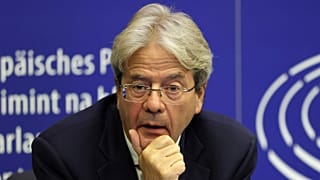 Paolo Gentiloni, az EU gazdaságért felelős biztosa az EP strasbourgi ülésén
