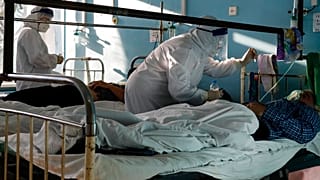 Отделении интенсивной терапии больницы в Волгограде, Россия