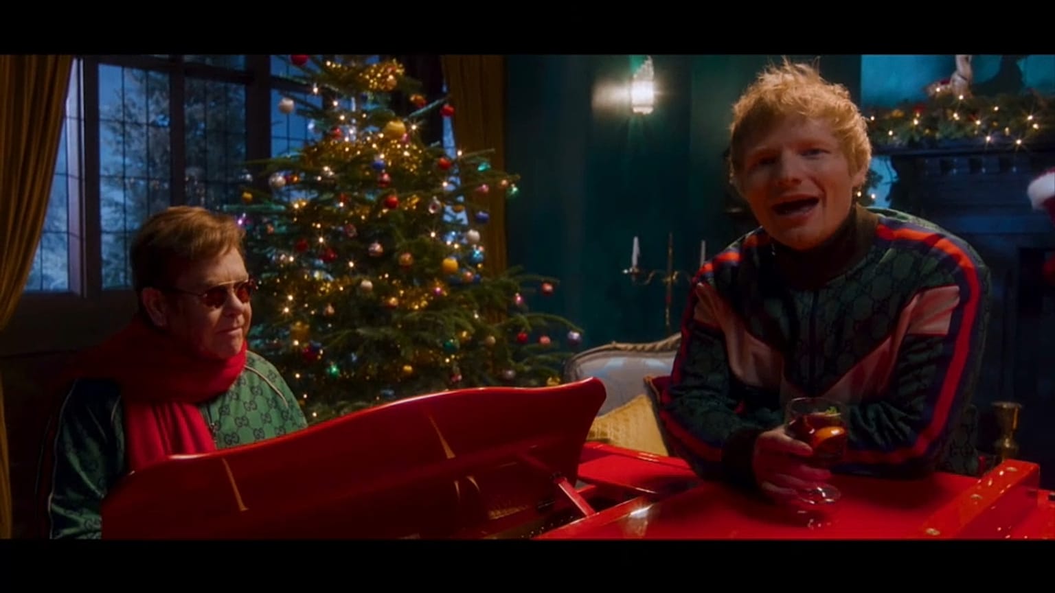 Elton John und Ed Sheeran singen einen Weihnachtssong
