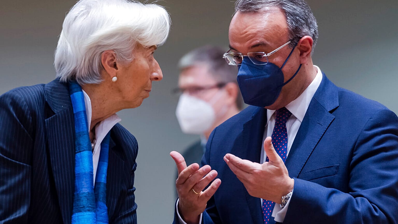 Ο Έλληνας υπουργός Οικονομικών Χρήστος Σταϊκούρας με την πρόεδρο της ΕΚΤ, Κριστίν Λαγκάρντ