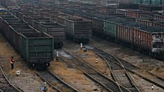 Der Kohleabbau ist ein wichtiger Wirtschaftszweig in Donezk. Diese Aufnahme zeigt Eisenbahnwaggons, die zur Verfrachtung von Kohle bestimmt sind.