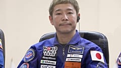 Japon milyarder Yusaku Maezawa