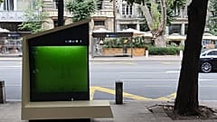 The first urban photo-bioreactor in Serbia, "LIQUID 3", has been placed in front of the Municipality of Stari Grad in Makedonska Street in Belgrade. 