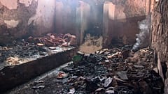 دمار في موقع حريق في سجن في جيتيغا، بوروندي