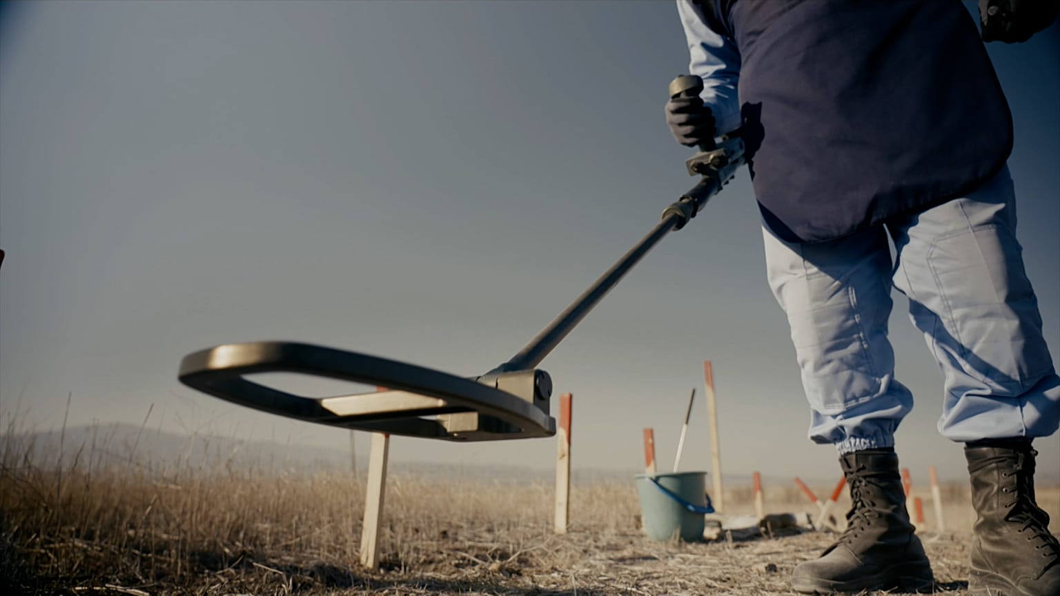 Azeri army searching for landmines 