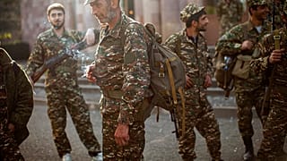 Archive du mardi 29 septembre 2020, des volontaires arméniens se rassemblent dans un centre près de Hadrut, dans la République autoproclamée du Haut-Karabakh