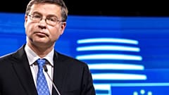 O εκτελεστικός αντιπρόεδρος της Ευρωπαϊκής Επιτροπής Βάλντις Ντομπρόβσκις