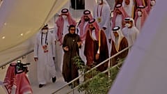 ولي العهد السعودي خلال جولته بإكسبو