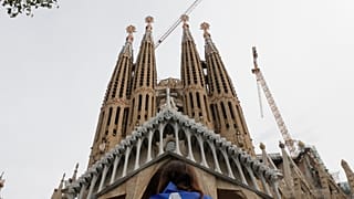 Basílica projetada por Gaudí já tem 11 torres terminadas das 16 previstas