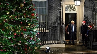 Le Premier ministre, Boris Johnson, le 1er décembre 2021, devant sa résidence du 10 Downing Street 