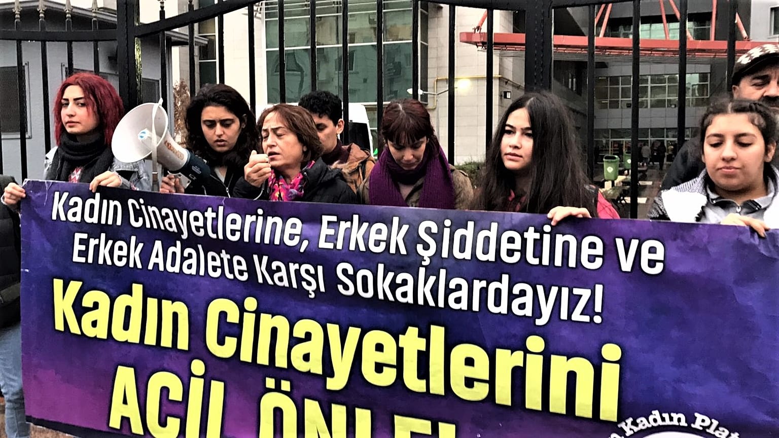 Türkiye'de kadın cinayetleri günbegün artıyor