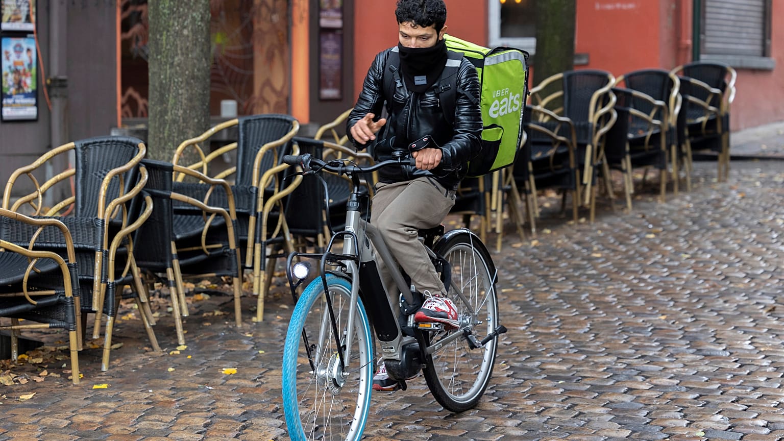 Bruxelas quer mais direitos para trabalhadores de plataformas digitais