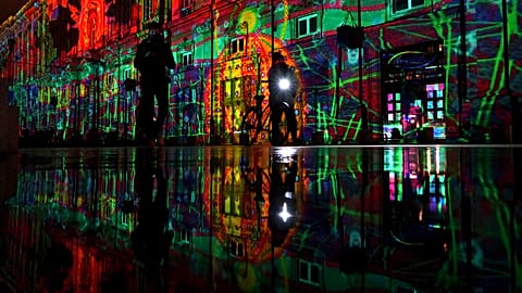 Lyon'un dünyaca ünlü Işık Festivali'ne Covid-19'a rağmen ilgi büyük