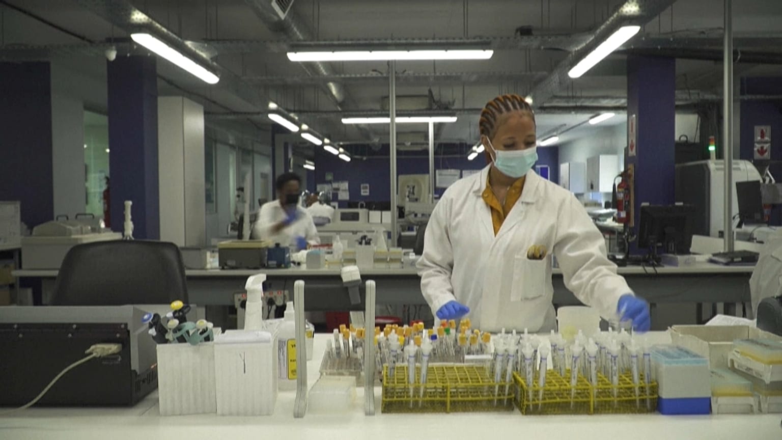 Covid-19 : comment un laboratoire de Johannesburg a découvert le variant Omicron 