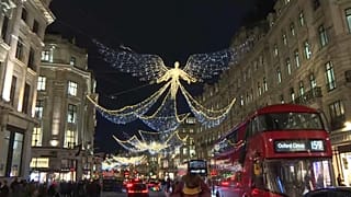 La iluminación navideña en la calle londinense de Carnaby Street