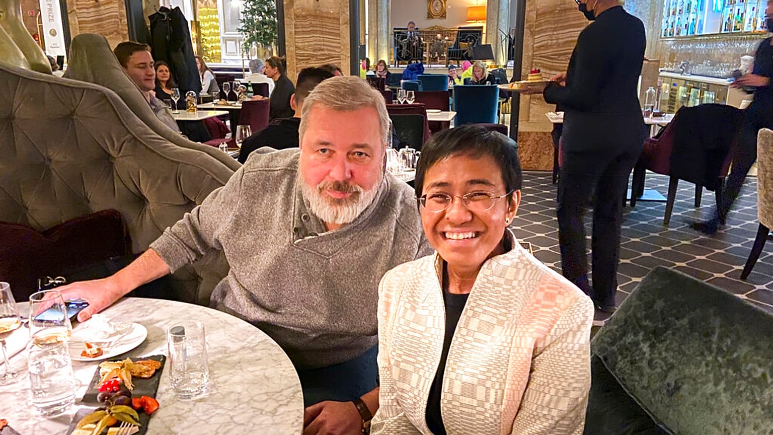 Maria Ressa e Dmitry Muratov recebem, esta sexta-feira, o Nobel da Paz em Estocolmo