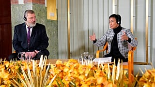 Maria Ressa und Dmitri Muratow zeichneten ein düsteres Bild der Arbeitsbedingungen für Medienschaffende