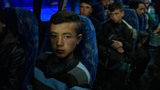 Iránba tartó afgán menekültek 2021 november 23-án - a gazdasági összeomlás elől naponta ezrek próbálnak a szomszédos Iránba átjutni