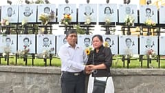 Retratos de los médicos muertos por COVID