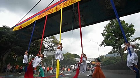 Performance artistique en hommage aux leaders sociaux tués en Colombie